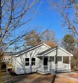 2996 1st Ave, Hickory, NC 28601