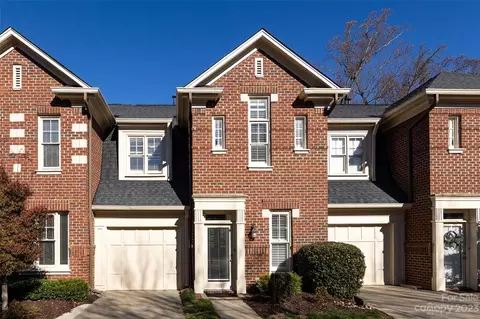 921 Park Slope Dr, Charlotte, NC 28209