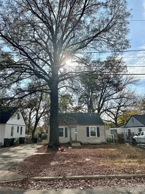 431 W Peterson Dr, Charlotte, NC 28217