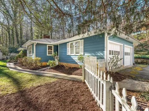 520 Walnut Loop, Laurel Park, NC 28739 photo 2
