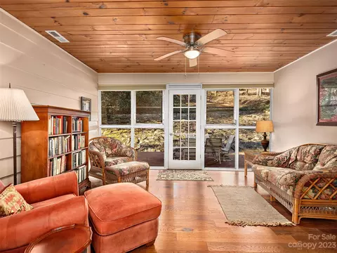 520 Walnut Loop, Laurel Park, NC 28739 photo 6
