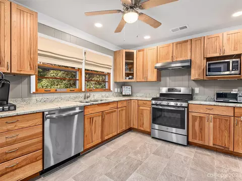 520 Walnut Loop, Laurel Park, NC 28739 photo 10