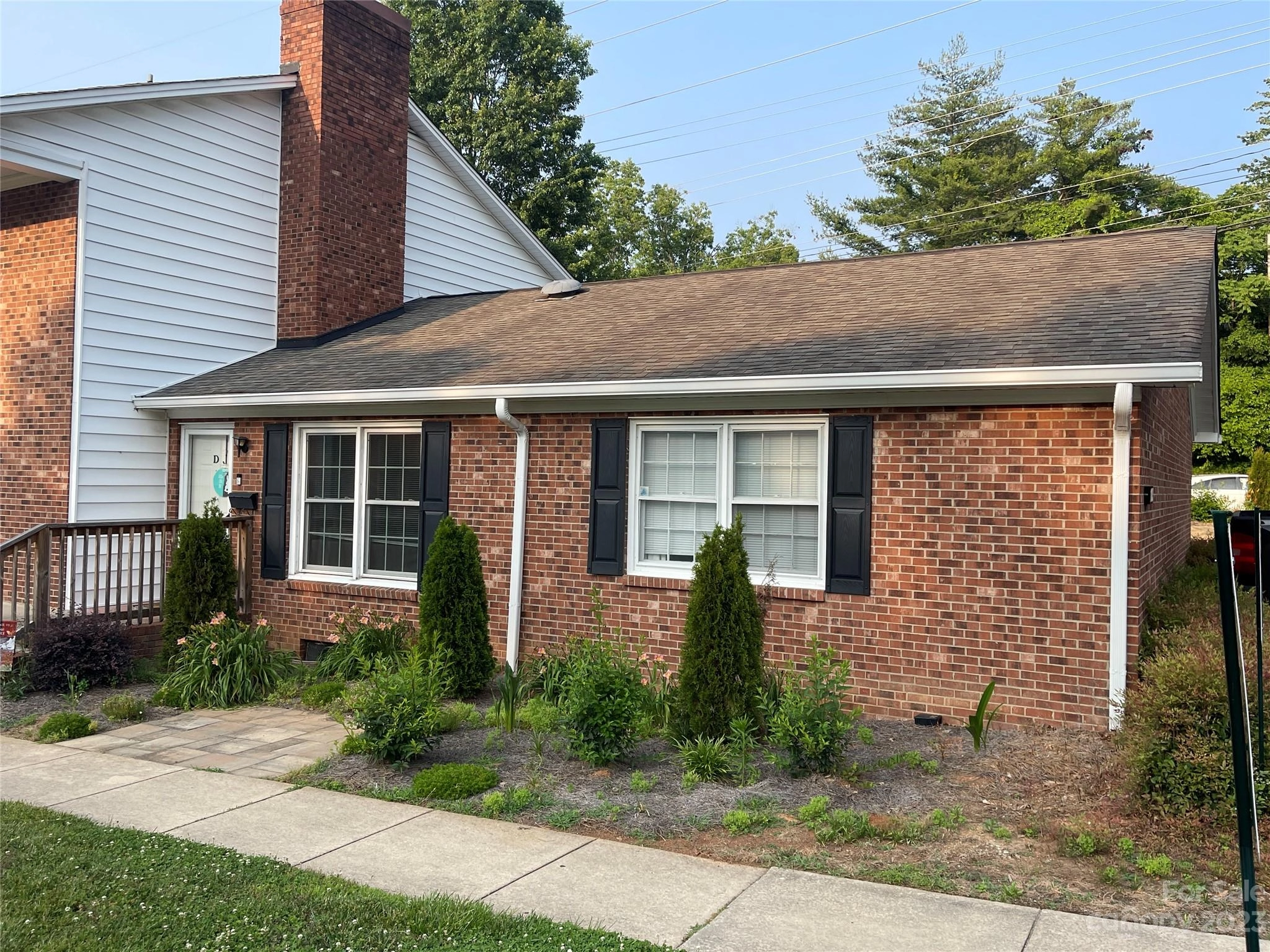 1003 Robin Hoo Roa Rd Unit D  