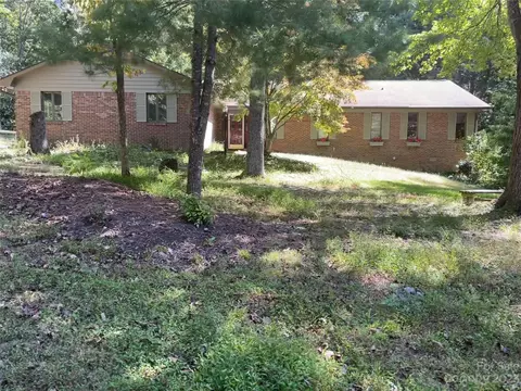 144 Camellia Way, Laurel Park, NC 28739