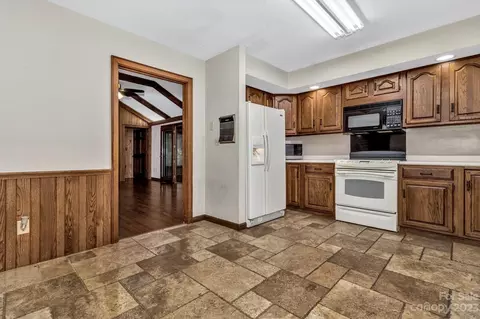 21 Windswept Dr, Candler, NC 28715 photo 17