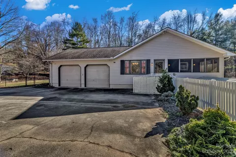 21 Windswept Dr, Candler, NC 28715 photo 9