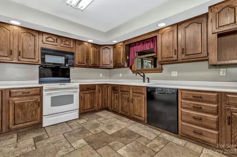 21 Windswept Dr, Candler, NC 28715 photo 16