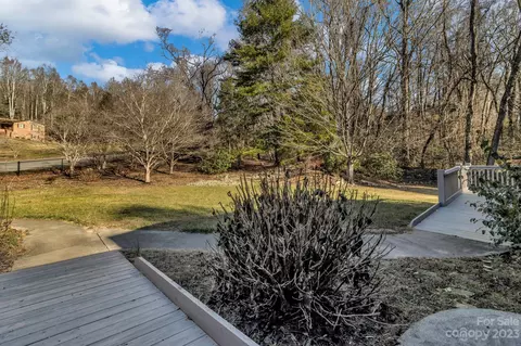 21 Windswept Dr, Candler, NC 28715 photo 4