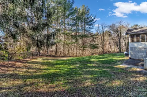21 Windswept Dr, Candler, NC 28715 photo 6
