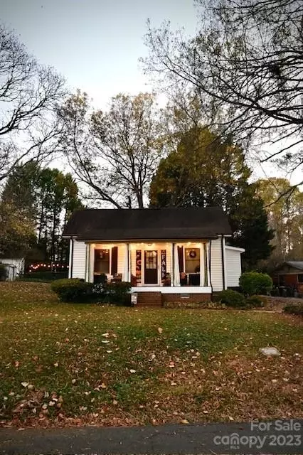21224 Spring St, Cornelius, NC 28031