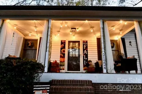 21224 Spring St, Cornelius, NC 28031 photo 2