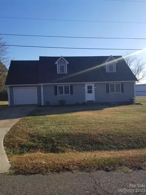 106 Kiser Ln, Statesville, NC 28677