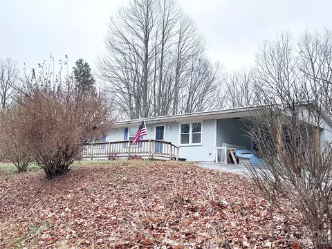 361 Reservoir Hill Rd, Elk Park, NC 28622
