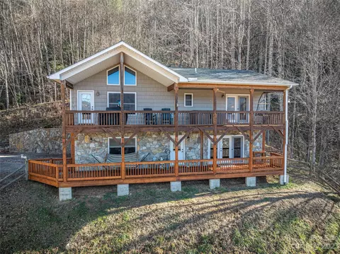 412 Highview Dr, Maggie Valley, NC 28751