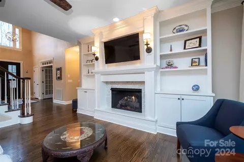 Living - 17600 River Ford Dr, Davidson, NC 28036 photo 2 of 3