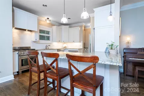 Kitchen - 17600 River Ford Dr, Davidson, NC 28036 photo 1 of 5