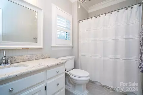 Bath - 17600 River Ford Dr, Davidson, NC 28036 photo 1 of 4