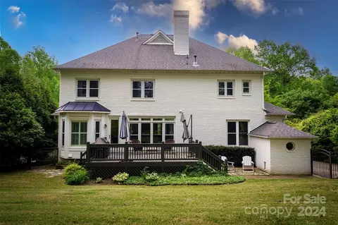 Exterior - 17600 River Ford Dr, Davidson, NC 28036 photo 3 of 7