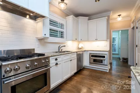 Kitchen - 17600 River Ford Dr, Davidson, NC 28036 photo 5 of 5