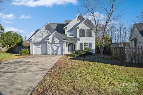 9503 Secretariat Dr, Charlotte, NC 28216