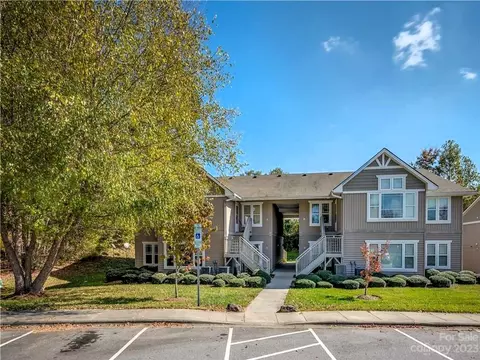 83 Morningside Ln, Hendersonville, NC 28792