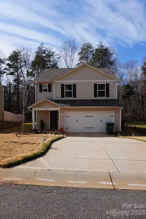 1387 Cannan Mountain Dr, Newton, NC 28658