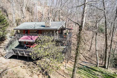 62 Weeping Cherry Forest Rd, Fairview, NC 28730