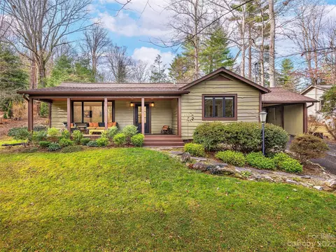 316 Crystal Springs Dr, Laurel Park, NC 28739
