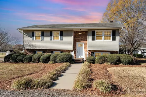 729 Redland Rd, Advance, NC 27006