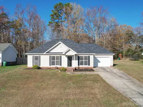305 Tamarack Dr, Matthews, NC 28104