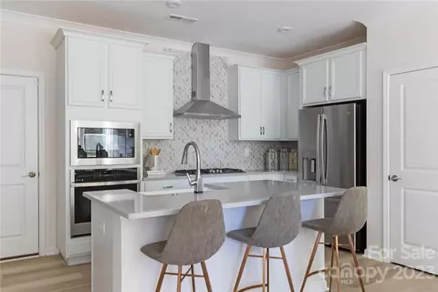 411 Vinroot Aly, Charlotte, NC 28217
