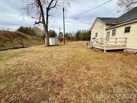 604 4th Se St SE, Conover, NC 28613 photo 3