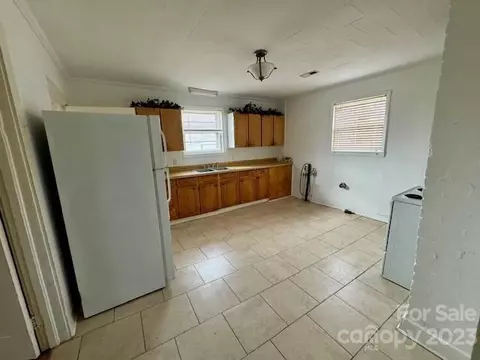 604 4th Se St SE, Conover, NC 28613 photo 6
