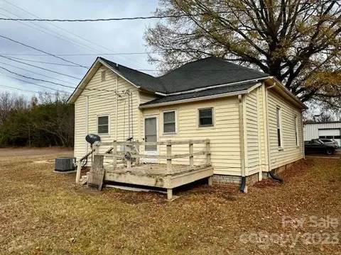 604 4th Se St SE, Conover, NC 28613 photo 2