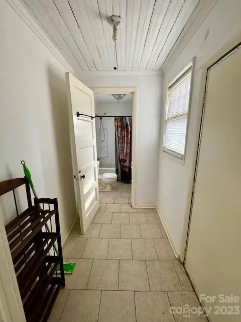 604 4th Se St SE, Conover, NC 28613 photo 9
