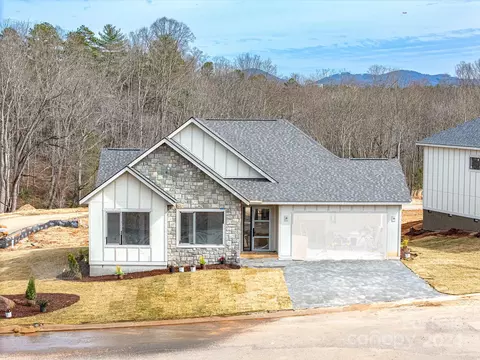 304 Avery Trail 19 Dr #19, Arden, NC 28704