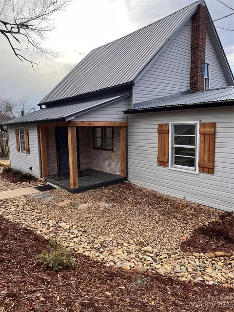 101 Ross Dr, Granite Falls, NC 28630