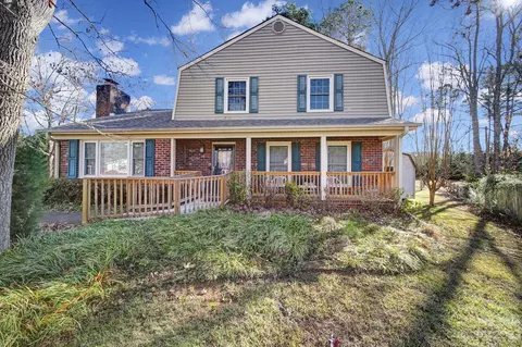 132 Brownstone Ct, Matthews, NC 28104