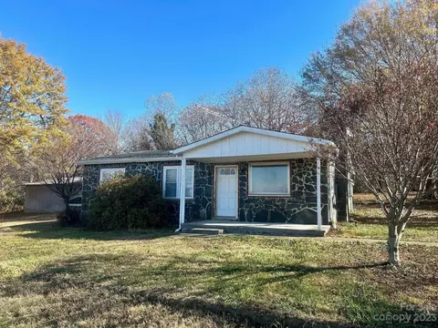 4978 Hardwood Dr, Granite Falls, NC 28630
