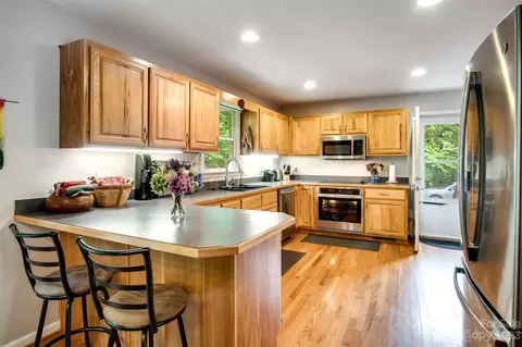 27 Ellistone Ct, Sylva, NC 28779 photo 8