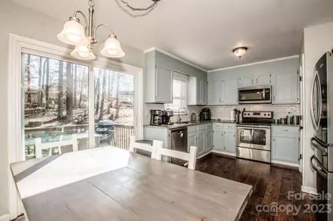 735 Stonecrest Dr, Statesville, NC 28625