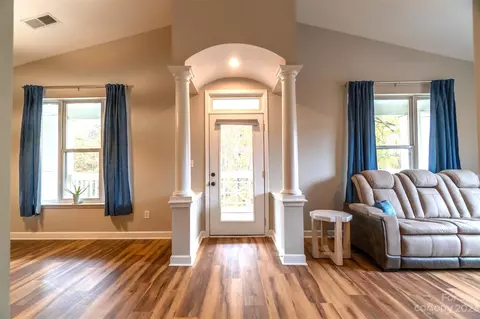 706 NE 3 Dr #3, Davidson, NC 28036