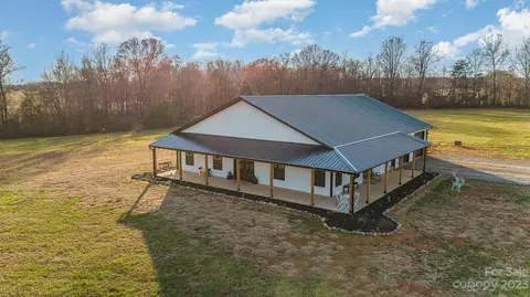 5261 Henderson Rd, Hamptonville, NC 27020
