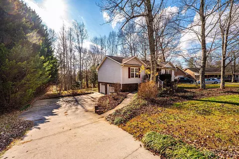 1908 Starlight Se Ct SE, Lenoir, NC 28645 photo 2