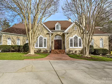 5208 Mcalpine Overlook Ct, Charlotte, NC 28226