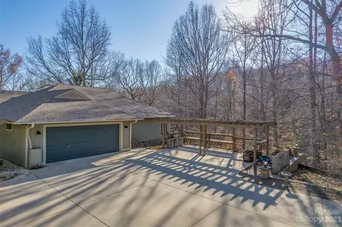 300 Riverknoll Ln, Tryon, NC 28782 photo 6