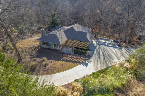 300 Riverknoll Ln, Tryon, NC 28782
