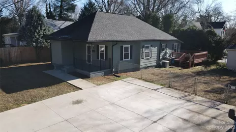 316 E Jennings St, Lincolnton, NC 28092