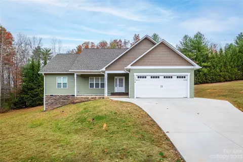 1330 Birch Dr, Morganton, NC 28655