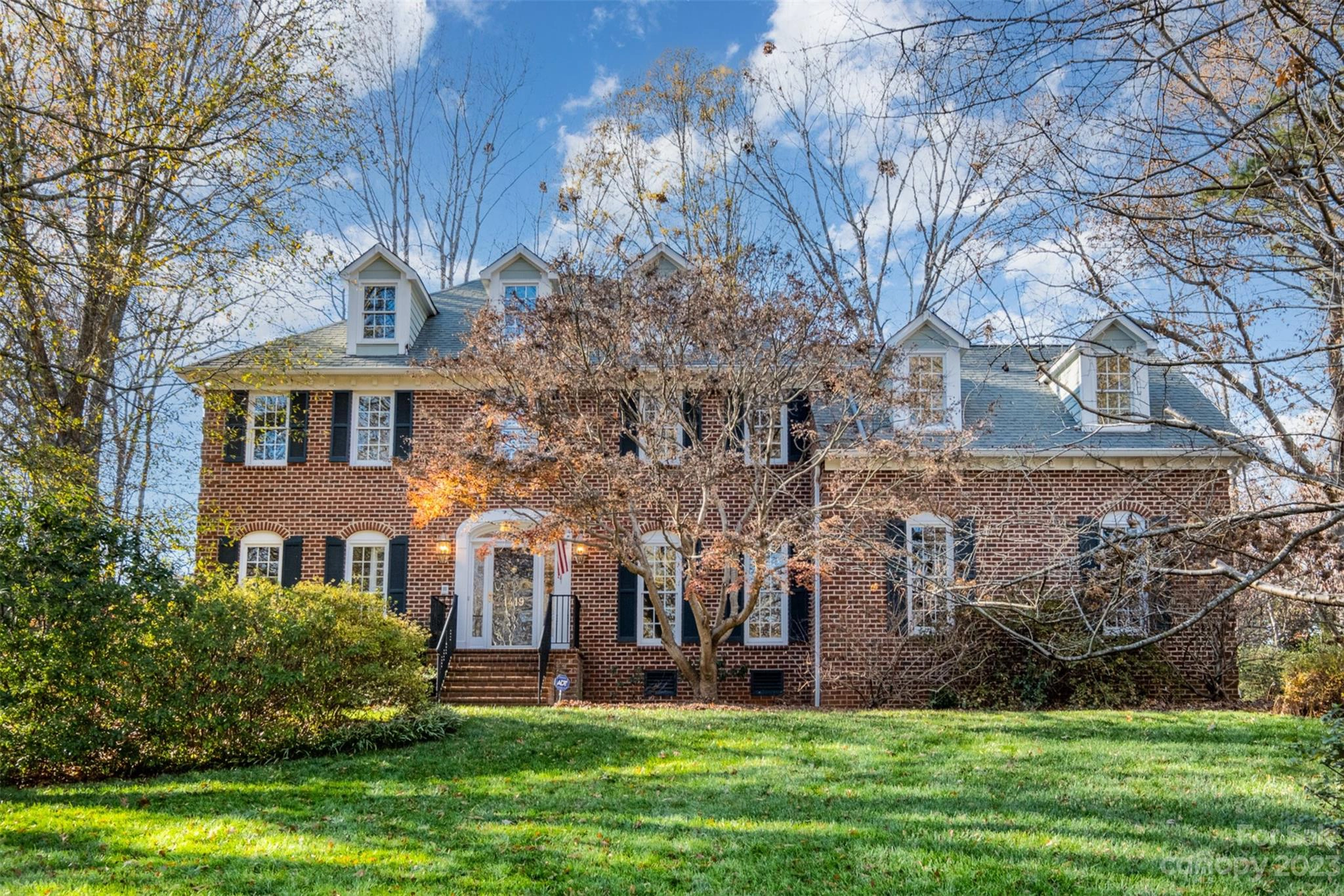 1419 Chadmore Nw Ln NW